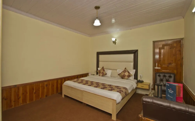 OYO 8895 Hotel Pine Grove