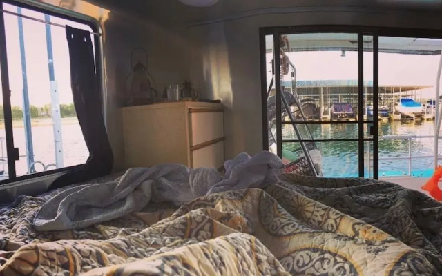 Airstream Houseboat Amazing Lake Travis View