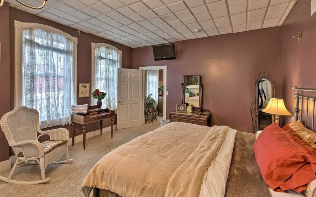 Pet-friendly Apt: 2 Blocks to Riverside Park!
