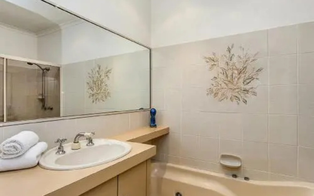 Fiesta Palms 6 - Central Byron Bay