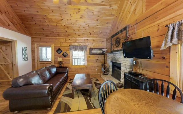 Cabin Fever - 1 Br cabin by RedAwning