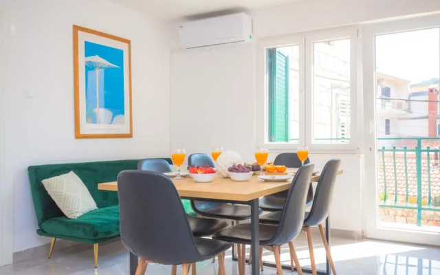 Luxury Old Town Apartment I&I