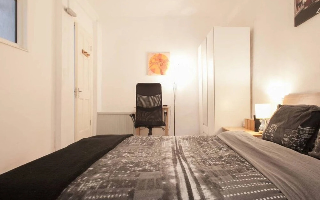 Charming Large Bloomsbury Apartment