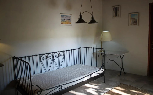 Moustos Traditional House