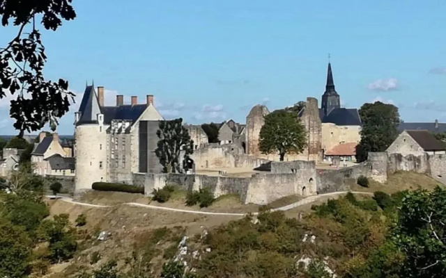 Gîte Sainte-Suzanne-et-Chammes, 3 pièces, 4 personnes - FR-1-600-192