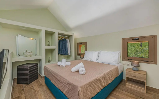 Kozanos Suites with Private Pool