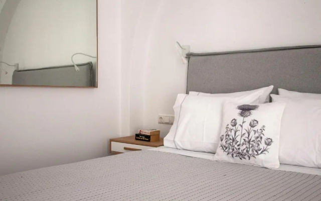 Aelia Apartments