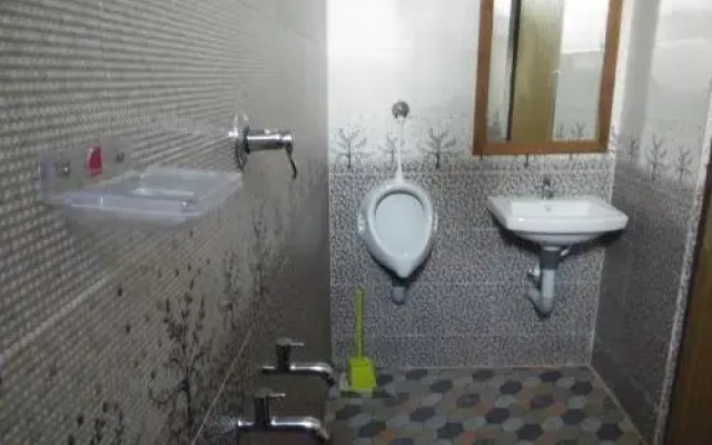 313's Royal Suites
