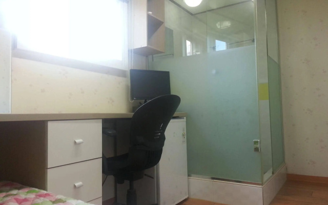 Simple House Apgujeong