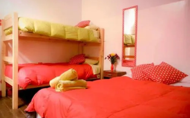 Hostal Retro House