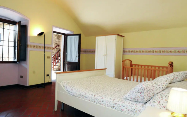Modern Apartment in Monticelli Brusati with Pool