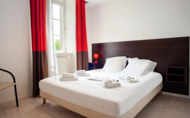 Dinan Stay With Free Parking
