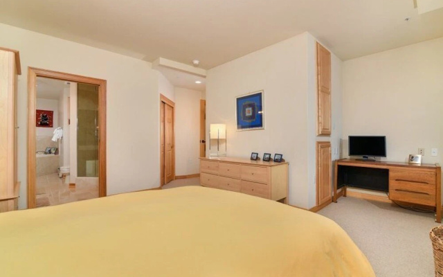 Meadow Stone Condo #402