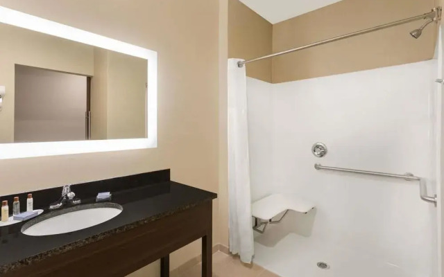 Wingate by Wyndham Asheville Airport