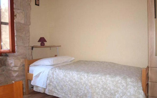 Apartment 52