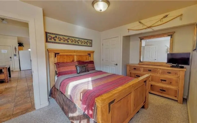 Robert's Roost ~ W4 3 Bedroom Condo