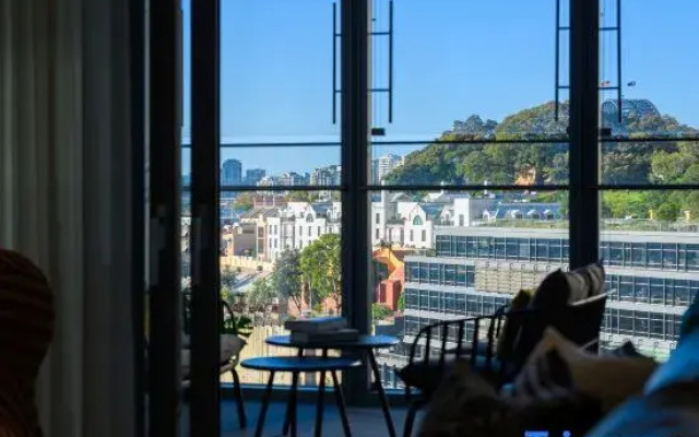Spacious 3BR in Barangaroo | Free Parking | CBD