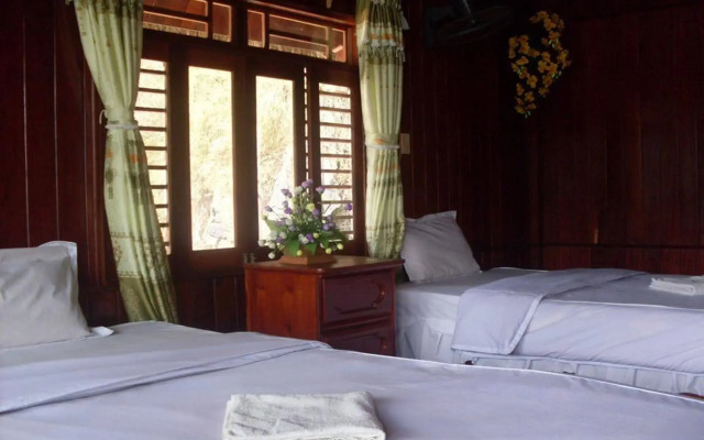 Cat Ba Sandy Beach Resort