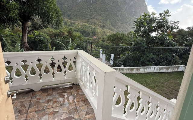 You 4 Ric Piton Suites