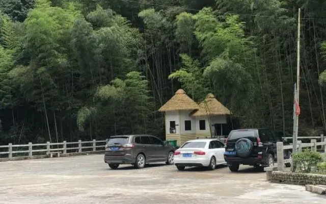 Guiyuan Qiaoju Guesthouse