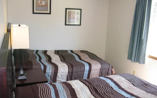 Put-In-Bay Poolview Condo #6