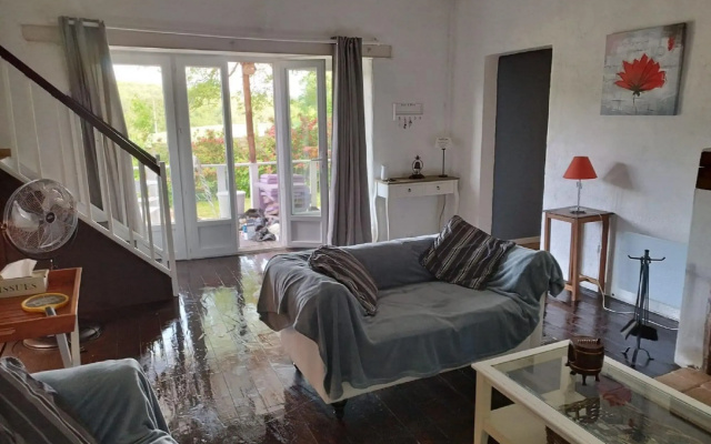 Nice holiday home in Saint-Pierre-de-Frugie with garden