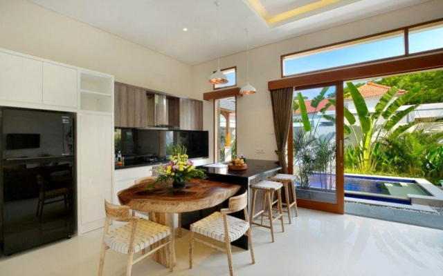 Holl Villa