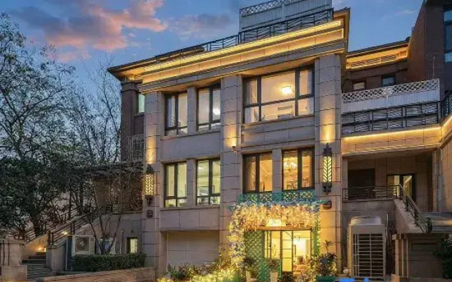Monet Residence