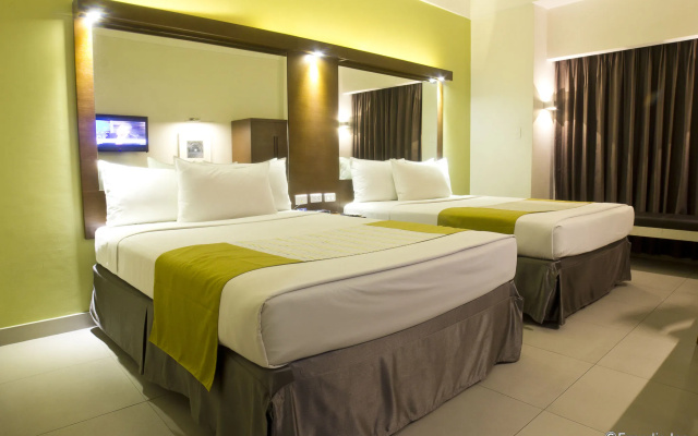 Microtel by Wyndham - Acropolis