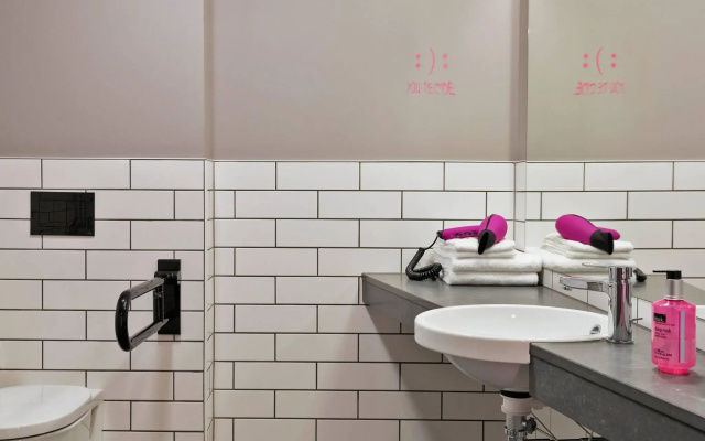 MOXY Frankfurt East