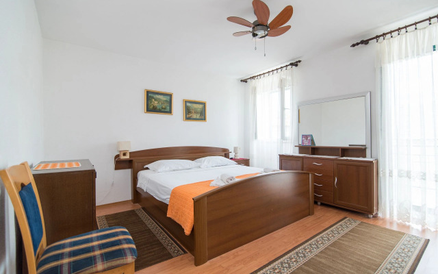 Apartment Sea Stone