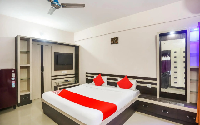 Capital O 61018 Sri Krishna Guest House