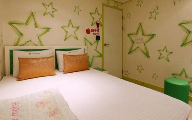 Apple Motel