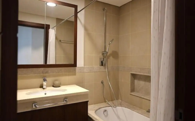Elegant 1BR Oasis Burj Vista