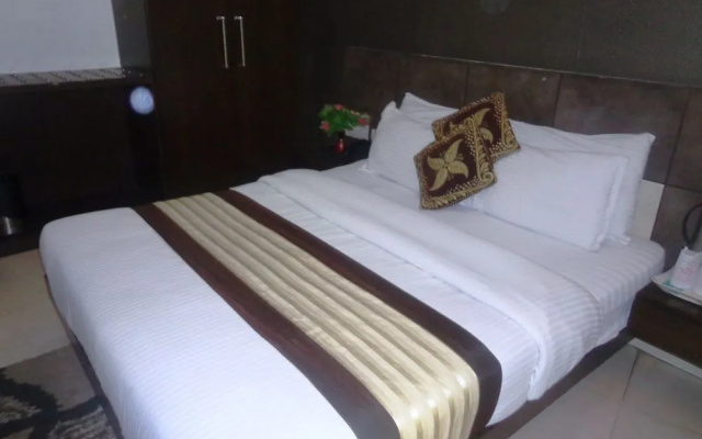 Hotel Millennium 2000 Dx