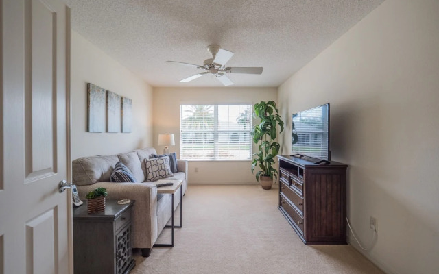 Limestone Avenue 1264 by White Pelican VR