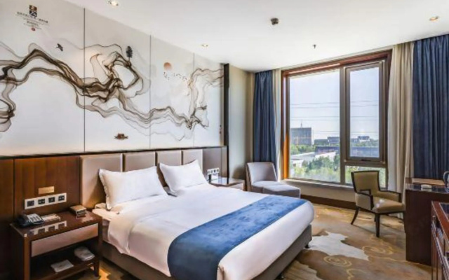Lincheng Chenguang Hotel