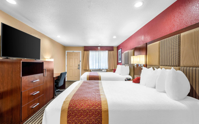 Best Western Plus Yosemite Way Station Motel