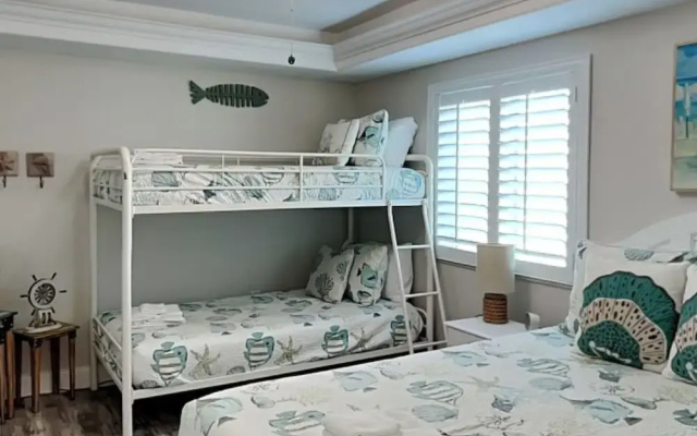 Pelican Condo B602 by Distinctive Beach Rentals