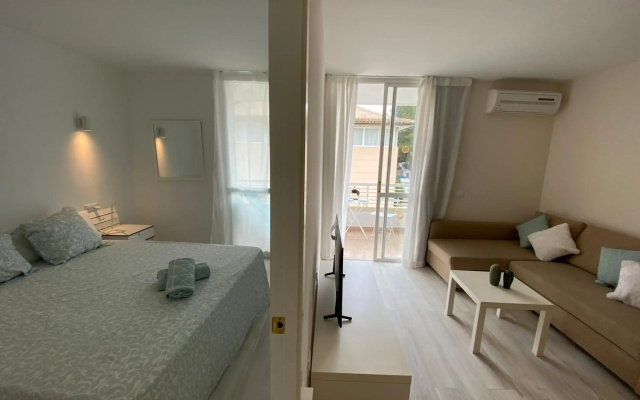 Bellamar 23. Apartamento con piscina