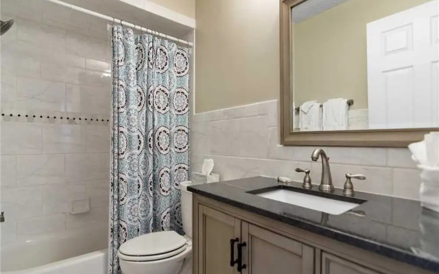 Regency Towers 403 - Three Bedroom Condo
