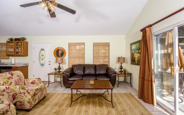 Avery's Beach Bungalow by Distinctive Beach Rentals