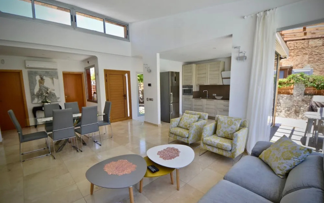 Villa Diana with private swimming pool in Tauro