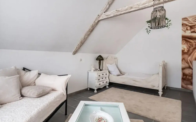 Luxurious Holiday Home With a Nice Private Garden