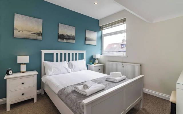 DE LUXE SHORT STAYS-Dovecote House