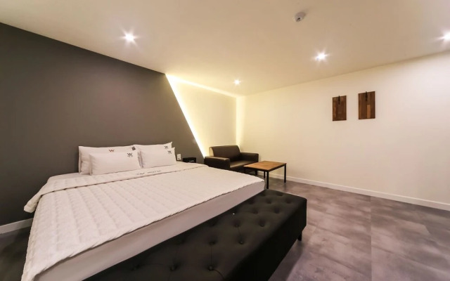 Busan Jaesongdong Hotel Western