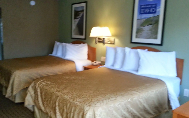 Motel West