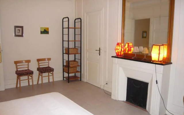 Parisian Home - Appartements Grand Boulevards, Musée Grevin