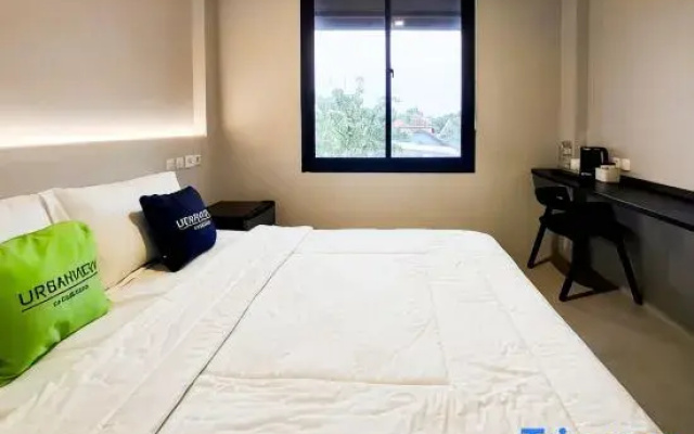 Urbanview KAS Hotel Syariah near Simpang 5 Purwodadi