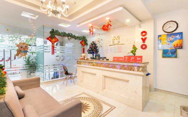 OYO 652 Monaco Hotel (Vaccinated Staff)